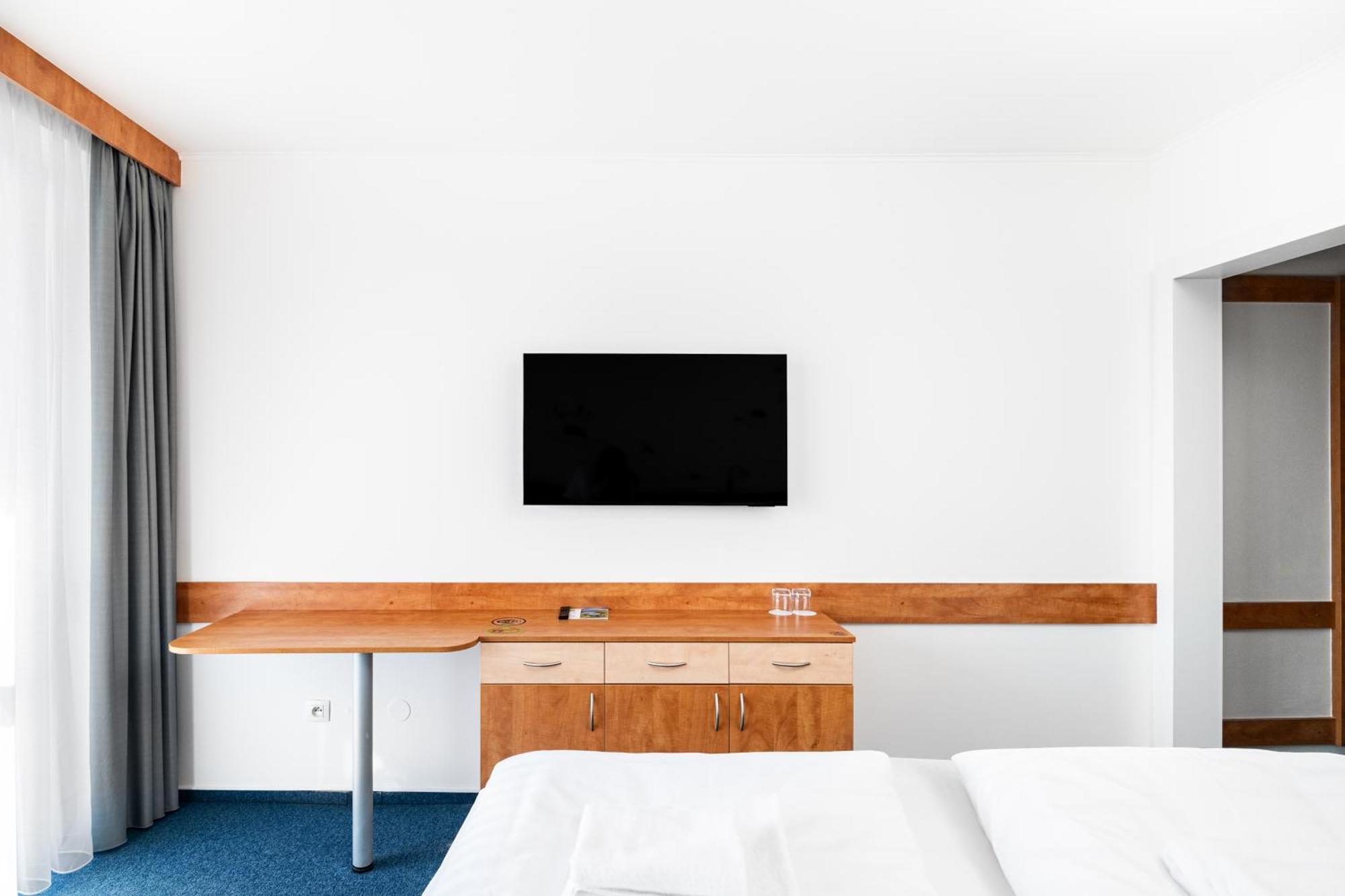Ibis Styles Relax Roznov Pod Radhostem Hotel Kültér fotó